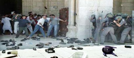  "الكيان الصهيوني" يفرض قيود جديدة على المصلّين من "الضفة الغربية" 
