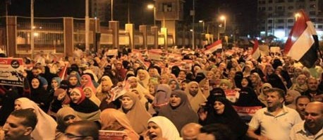 مصرع 4 نساء على يد مجهولين في إعتداء على مسيرة مناصرة "لمرسي"