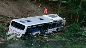 ايطاليا: 36 قتيلا بحادث سقوط حافلة ركّاب 