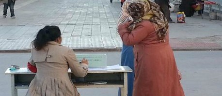 حملة صينية لمنع ارتداء المسلمات الحجاب في "شينجيانغ"
