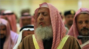 مفتي السعودية: من يفجر نفسه "مجرم" عجّل بنفسه للنار