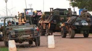 أفريقيا الوسطى: مقتل 27 مسلما على أيدي مليشيات مسيحية ووزير الدفاع الفرنسي يزور البلاد