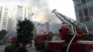 اندلاع حريق قرب محطة بطوكيو 