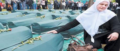  هولندا : محكمة تحمّل سلطات أمستردام المسؤولية في مقتل أكثر من 300 مسلم في حرب البوسنة 