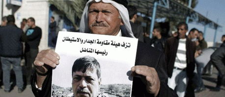 تشييع الشهيد "ابو عين" لمثواه الأخير والتقارير تؤكد أن وفاته غير طبيعية
