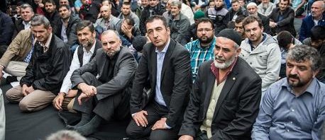 مدينة "هامبورغ" تعترف بالأعياد الإسلامية وتمنح للمسلمين عطلا رسمية 