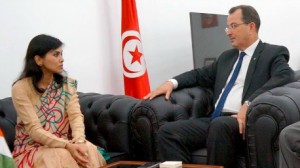 وزير الشباب والرياضة يستقبل سفيرة الهند بتونس