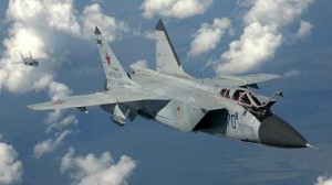 اقتراب مقاتلة روسية من طائرة استطلاع أمريكية فوق البحر الأسود 
