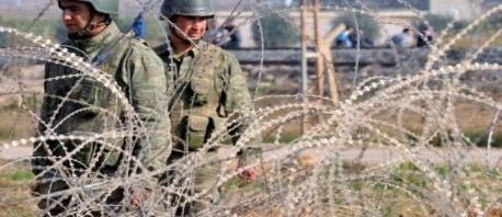 تركيا تنشر 15 ألف جندي على حدودها السورية 