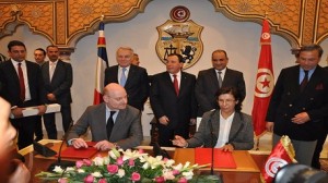 حفل توقيع اتفاقية التعاون في قطاع النقل الحديدي بين وزارة النقل التونسية و نظيرتها الفرنسية