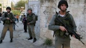 الشرطة الصهيونية تعتقل فلسطينية بدعوى طعن شرطي