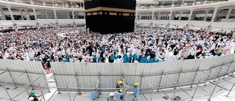 السلطات السعودية تنطلق في إزالة جسر المطاف المؤقت