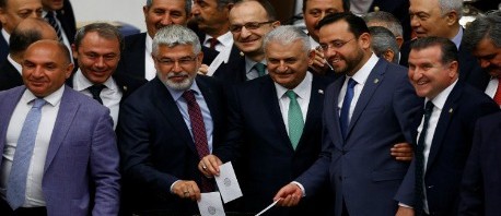 الحزب الحاكم في تركيا يختار رئيسا له خلفا لـ "أحمد داود أوغلو"
