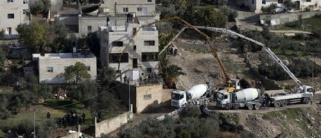 قوات الاحتلال تهدم منزلين لفلسطينيين نفذا عمليات طعن