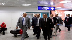 أنيس غديرة يؤدي زيارة إلى مطار تونس قرطاج الدولي 
