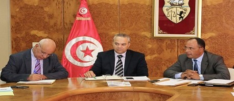 جلسة عمل مع والي قابس