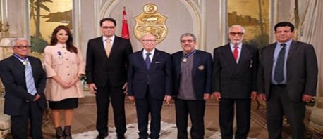 رئيس الجمهورية يمنح الوسام الوطني للاستحقاق الثقافي لعدد من المثقفين