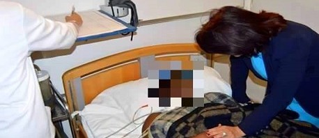 وزيرة الصحة تعود طالبة كونغولية بمستشفى شارل نيكول