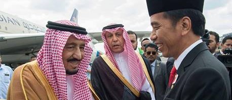 جزيرة إندونيسية تمتنع عن تغطية تماثيلها أثناء زيارة العاهل السعودي