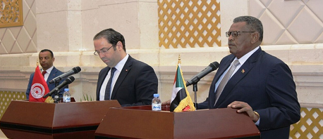 يوسف الشاهد و الفريق أول ركن بكري حسن صالح النائب الأول لرئيس الجمهورية ورئيس مجلس الوزراء السوداني