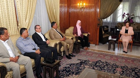 نائبة بشار الأسد تلتقي وفدا برلمانيا تونسيا