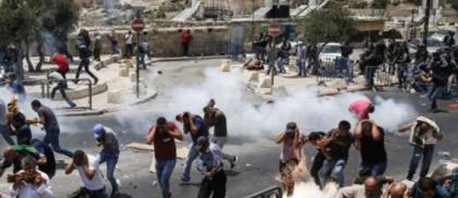 إصابة  المئات من الفلسطينيين خلال مواجهات في الضفة وقطاع غزة