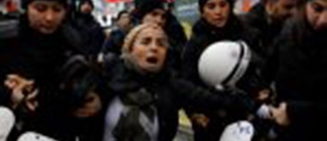   تركيا:  اعتقال  قرابة  300 شخصا انتقدوا العملية العسكرية  في عفرين