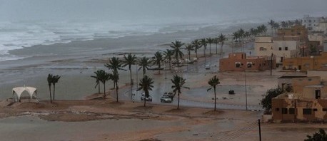 إعصار “مكونو”: انقاذ 6 تونسيين إثر إنهيار سور منزل في عمان