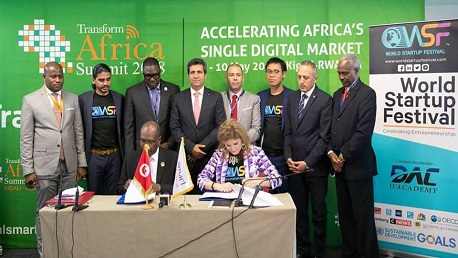 بينها إحداث مركز للتكنولوجيا الرقمية وصندوق استثمار بتونس: مخرجات قمة TransformAfrica 
