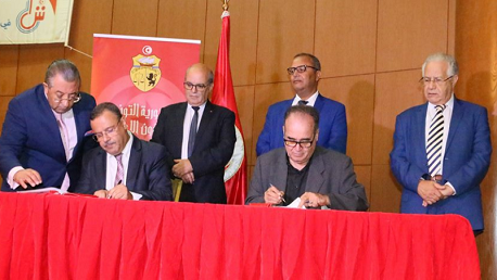 توقيع اتفاقية إطارية بين وزارة الفلاحة ووزارة الشؤون الاجتماعية حول محو الأمية بالوسط الريفي وخاصة النساء