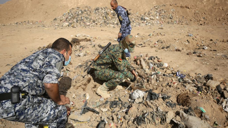 العراق: العثور على مقبرة لضحايا "داعش" تضم رفات أكثر من 30 شخصا