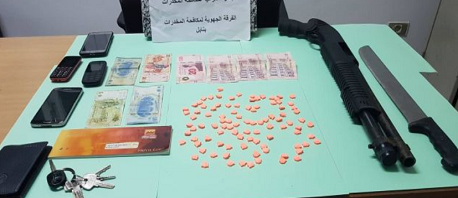 نابل: القبض على 3 أشخاص من أجل ترويج أقراص مخدرة وحجز بندقية