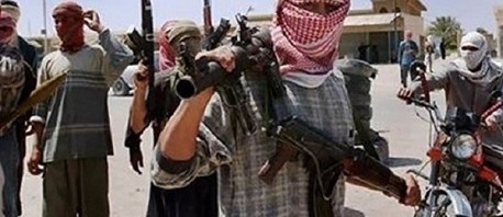 مجموعة ليبية مسلحة تختطف 14 عاملاً تونسياً لمقايضتهم بسجين ليبي في تونس