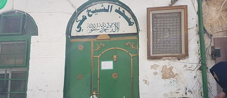 للمرة الثانية: مستوطنون يغلقون باب مسجد بالقدس