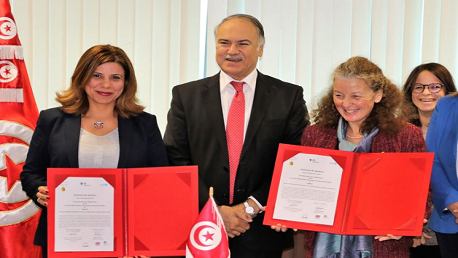توقيع اتفاقية بين وزارة التربية واليونيسيف لدعم برنامج 'مدرسة الفرصة الثانية'