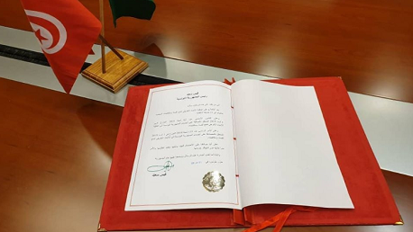 تسليم وثائق تصديق الجمهورية التونسية على اتفاقية الاتحاد الإفريقي لمنع الفساد