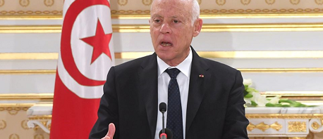 قيس سعيد: يجب مراجعة القانون الجزائي واعتبار من يحتكر المواد الغذائية مجرم حرب