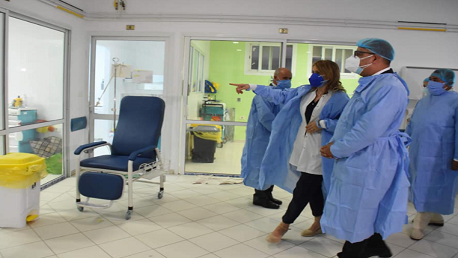 رئيس الحكومة هشام مشيشي في زيارة غير معلنة مساء اليوم الأحد 27 سبتمبر 2020 إلى قسم الإنعاش الطبي بالمستشفى الجامعي فطومة بورقيبة بالمنستير.