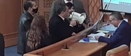 عماد الخميري: فيصل دربال تعرّض لنوبة وسيتم نقله للمستشفى