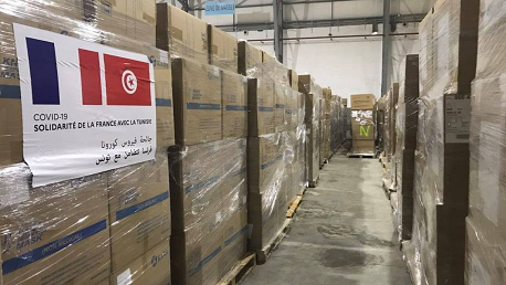 توزيع 40 طنا من المعدات الطبية الفرنسية على المنشآت الصحية في تونس