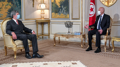 سعيّد يُؤكّد أهمية مواصلة التعاون بين تونس وسويسرا في ملفّ استرداد الأموال المنهوبة