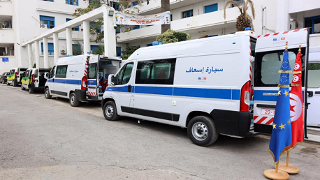 وزارة الصحة تتسلم 14 سيارة إسعاف مجهزة و10 سيارات نفعية