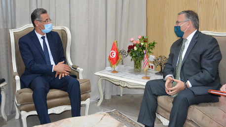 وزير الداخلية يستقبل السفير الأمريكي بتونس