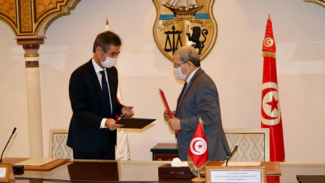   هبة يابانية لتونس بقيمة 300 مليون يان ياباني لاقتناء معدّات طبية