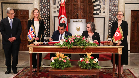 توقيع مذكرة تفاهم بين تونس وبريطانيا في مجال الطاقة المستدامة 