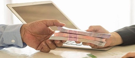 الإفتاء المصرية: أخذ فوائد الأموال المودعة بالبنوك جائز شرعًا وليس ربا