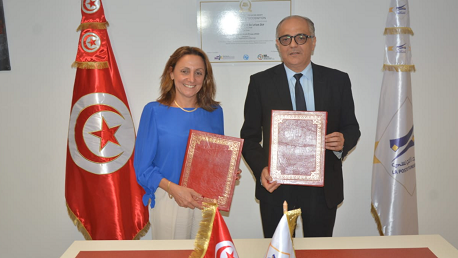 البريد التونسي وفيزا العالمية يوقعان على اتفاقية شراكة لتطوير خدمات نقديات جديدة