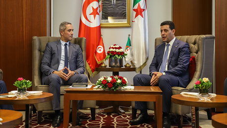 بمناسبة زيارة العمل إلى الجزائر، وزير السياحة يبحث مع نظيره الجزائري تطوير العلاقات الثنائية في مجالي السياحة والصناعات التقليدية 