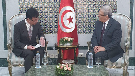 الجرندي و Osuga سفير اليابان المعيّن بتونس