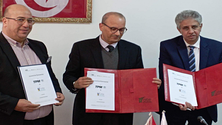 التوقيع على اتفاقية لتشجيع التونسيين المقيمين بالخارج على الاستثمار في تونس